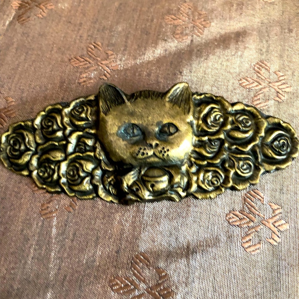Brass Cat and Roses vintage brooch